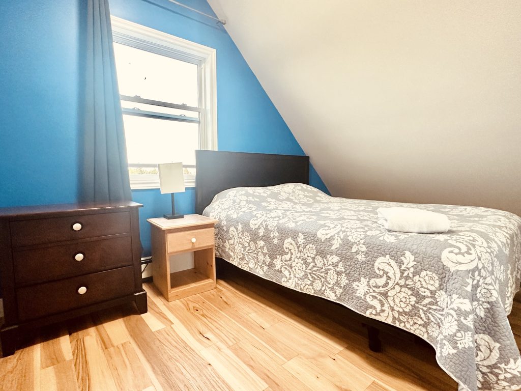 bedroom4
